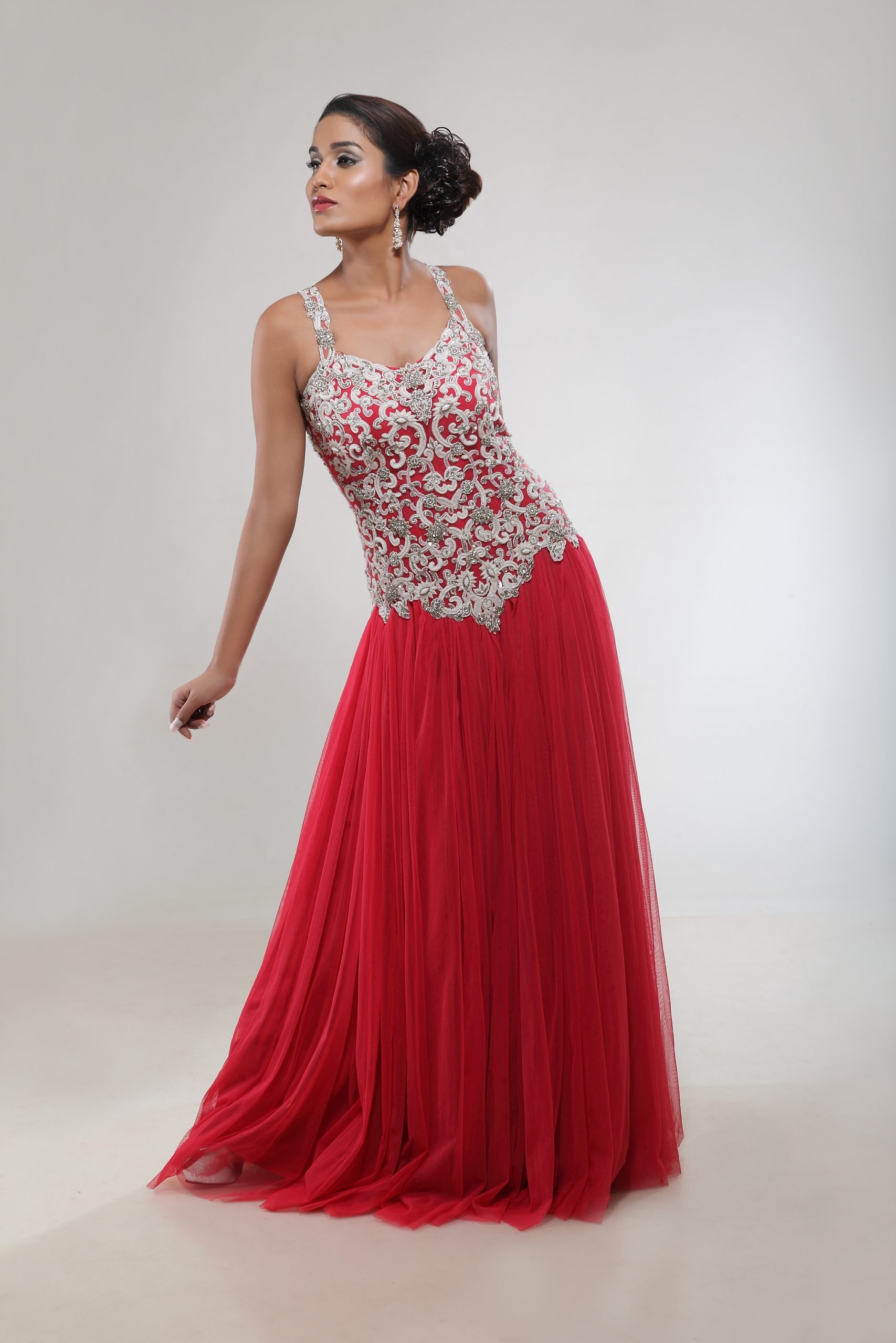 Red Sparkle Ball Gown Wedding Gowns at Rs 16990 in New Delhi | ID:  23743542891