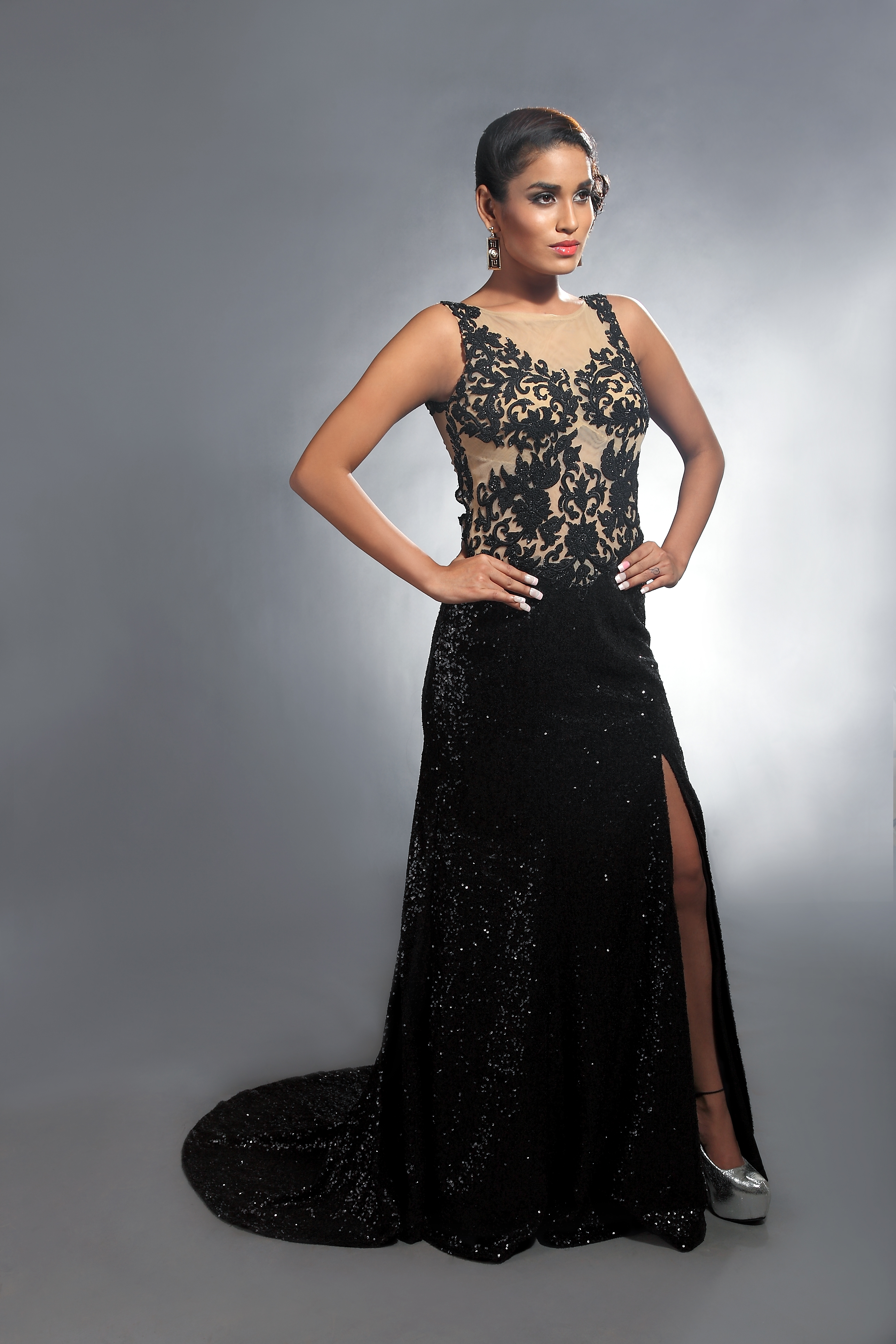 black_red-carpet_gown