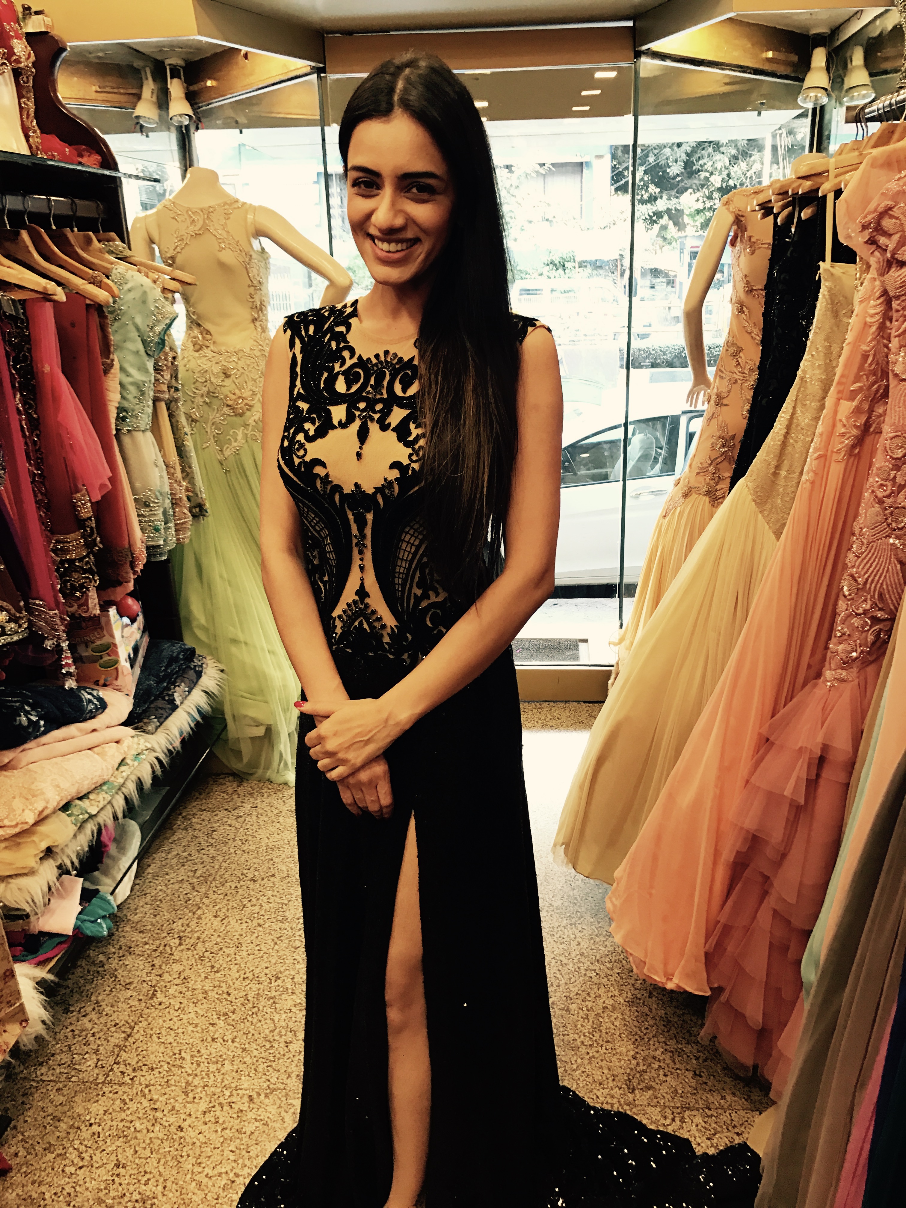 Smriti_Khanna_gown